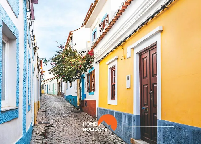 #103 Foxy V By Holidays