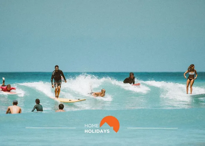 #103 Foxy V By Holidays *